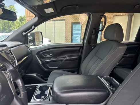 Used 2019 Nissan Titan SV w/ SV Convenience Package image 30