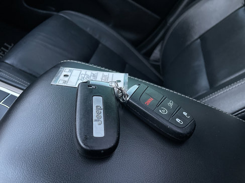 Used 2017 Jeep Grand Cherokee Limited image 63