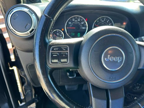 Used 2011 Jeep Wrangler Unlimited Sahara w/ Connectivity Group image 13