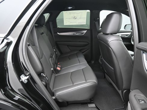 New 2025 Cadillac XT5 Luxury image 12
