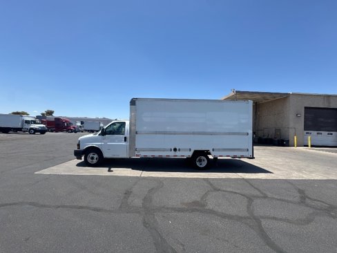 Used 2021 GMC Savana 3500 Extended w/ Power Convenience Package image 4