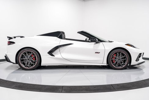 Used 2023 Chevrolet Corvette Stingray Premium Conv w/ Z51 Performance Package image 2