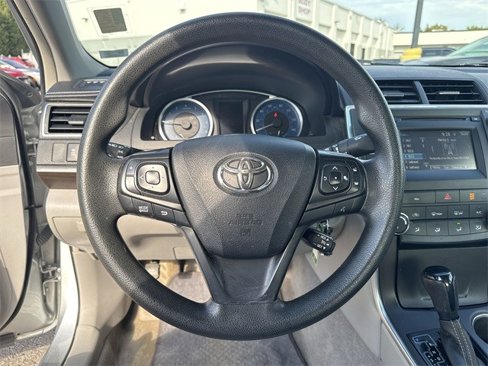 Used 2017 Toyota Camry LE image 14