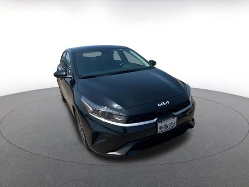 Used 2024 Kia Forte LXS image 3