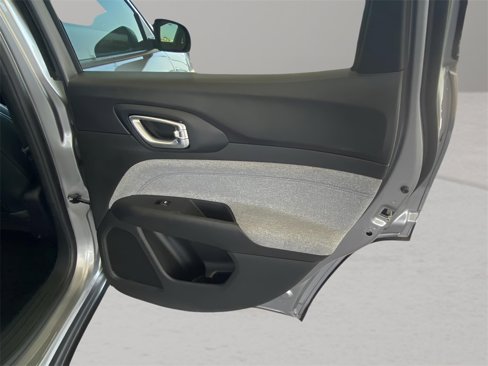 Certified 2024 Jeep Compass Latitude image 24