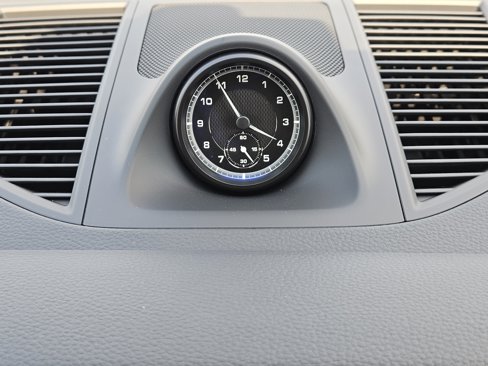 Certified 2025 Porsche Macan Turbo image 17