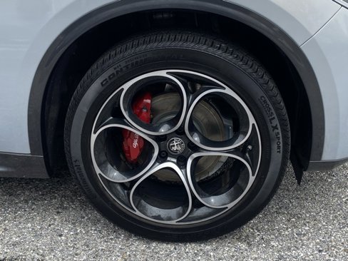Used 2023 Alfa Romeo Stelvio Ti image 12