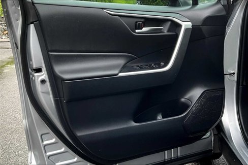 Used 2024 Toyota RAV4 XLE image 9
