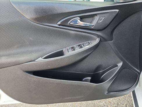 Used 2023 Chevrolet Malibu LS image 11