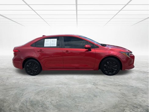 Used 2020 Toyota Corolla LE image 3