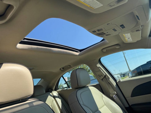 Used 2015 Chevrolet Malibu LT w/ Leather Package image 13