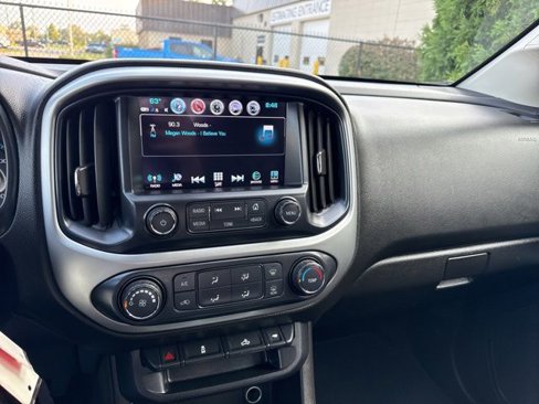 Used 2018 Chevrolet Colorado LT w/ LT Convenience Package image 17