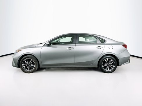Used 2024 Kia Forte LXS image 4