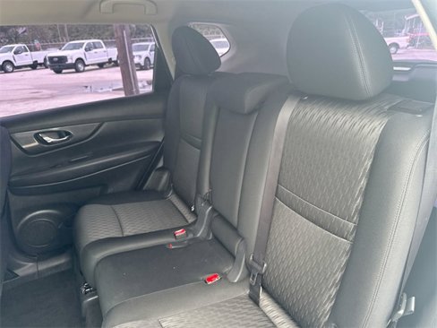 Used 2018 Nissan Rogue S image 28