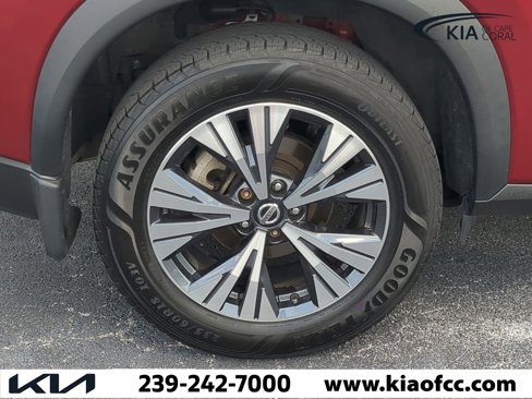 Used 2021 Nissan Rogue SV image 11
