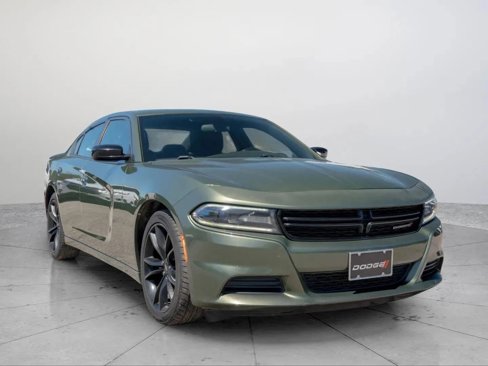 Used 2018 Dodge Charger SXT w/ Blacktop Package image 1