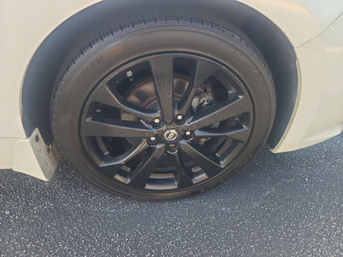 Used 2017 Nissan Altima 2.5 SR w/ Midnight Edition Package image 9