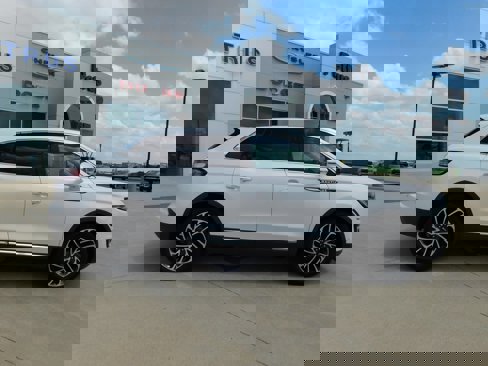 Used 2019 Lincoln Nautilus Reserve image 7