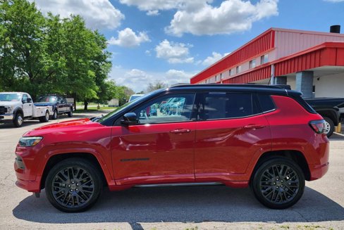 Used 2024 Jeep Compass Limited w/ High Altitude Package image 12