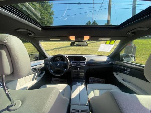 Used 2011 Mercedes-Benz E 350 4MATIC Sedan image 5