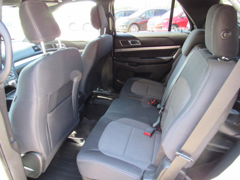 Used 2018 Ford Explorer XLT w/ Equipment Group 201A image 28