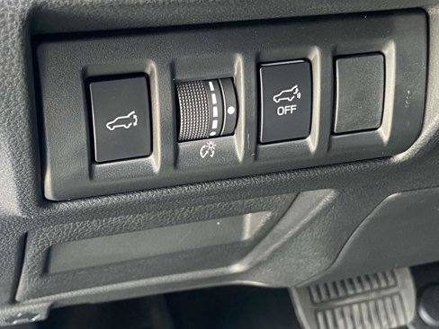 Used 2022 Subaru Outback Premium image 9
