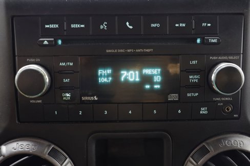 Used 2015 Jeep Wrangler Sport image 11