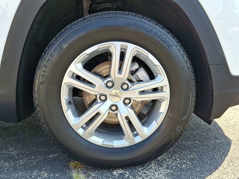 Used 2024 GMC Terrain SLE image 8