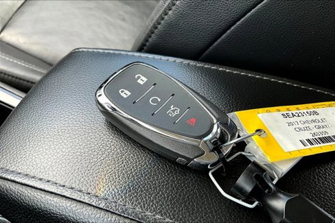 Used 2017 Chevrolet Cruze Premier image 11