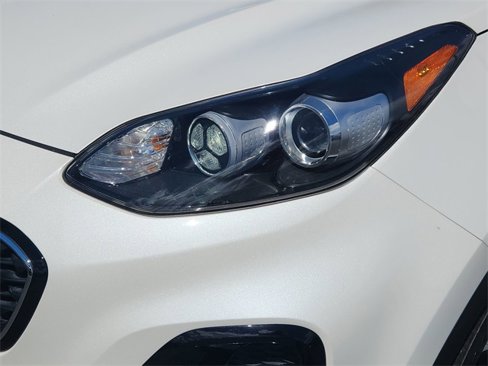 Certified 2022 Kia Sportage LX image 6