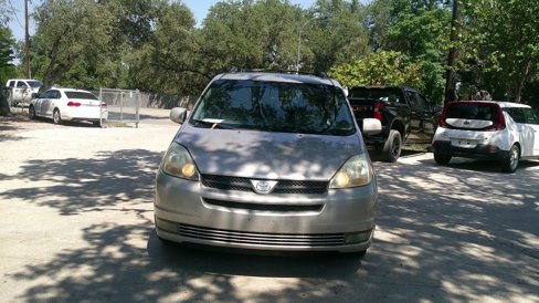 Used 2005 Toyota Sienna XLE image 2