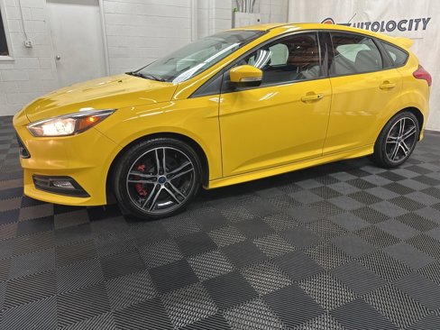 Used 2017 Ford Focus ST image 5