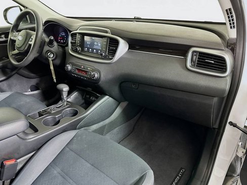 Used 2019 Kia Sorento LX image 28