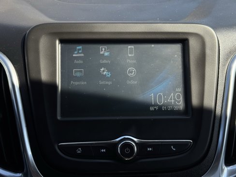 Used 2018 Chevrolet Equinox LT image 2