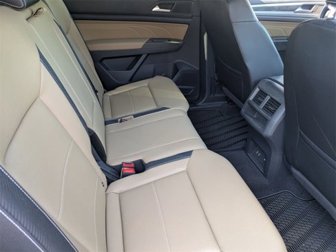 Used 2022 Volkswagen Atlas Cross Sport SEL R-Line image 31