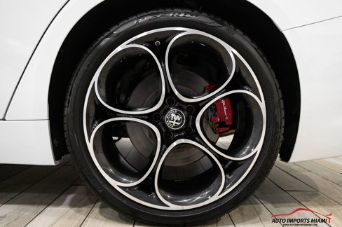 Used 2022 Alfa Romeo Giulia Veloce image 93