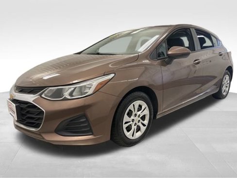 Used 2019 Chevrolet Cruze LS image 2