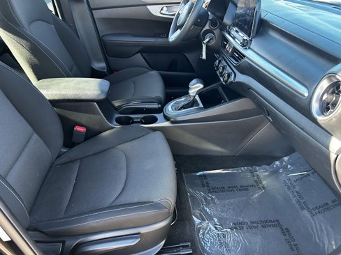 Certified 2023 Kia Forte LXS image 10