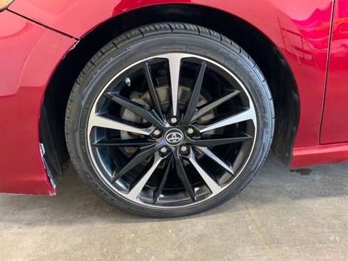 Used 2018 Toyota Camry XSE image 19