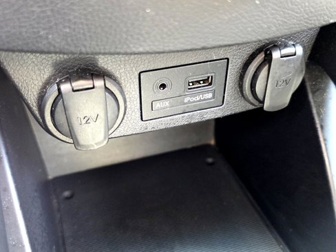 Used 2013 Hyundai Veloster w/ Style Pkg image 24