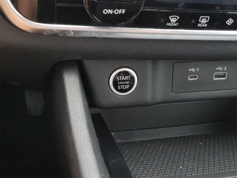 Used 2021 Nissan Rogue SV image 16