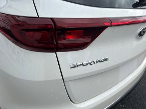 Used 2022 Kia Sportage LX image 17