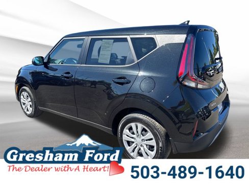 Used 2023 Kia Soul LX image 3