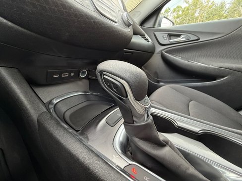 Used 2023 Chevrolet Malibu LT image 28