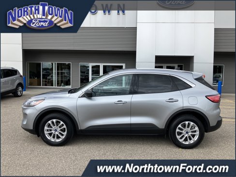 Used 2022 Ford Escape SE w/ Cold Weather Package image 1