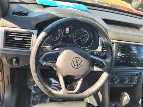 Used 2020 Volkswagen Atlas Cross Sport SE w/ Panoramic Sunroof Package image 30