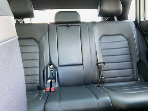 Used 2020 Volkswagen Atlas Cross Sport SEL Premium image 14