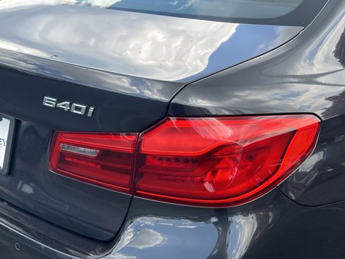 Used 2019 BMW 540i w/ Convenience Package image 10