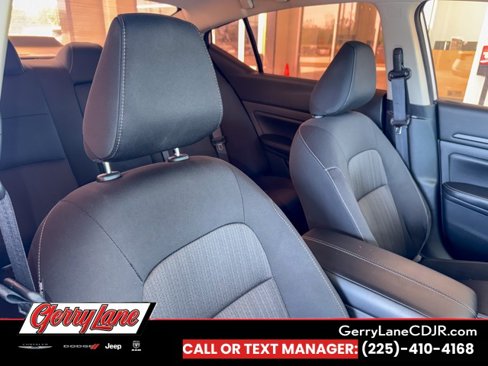 Used 2024 Nissan Altima 2.5 SV image 14