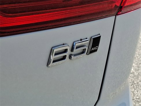 Used 2024 Volvo XC60 B5 Plus image 31